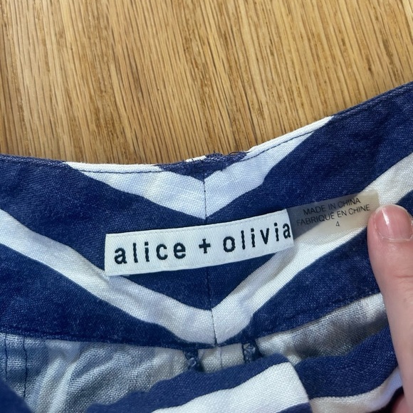 ALICE + OLIVIA scarlet striped pleated tailored shorts linen blend size 4 - Picture 6 of 11